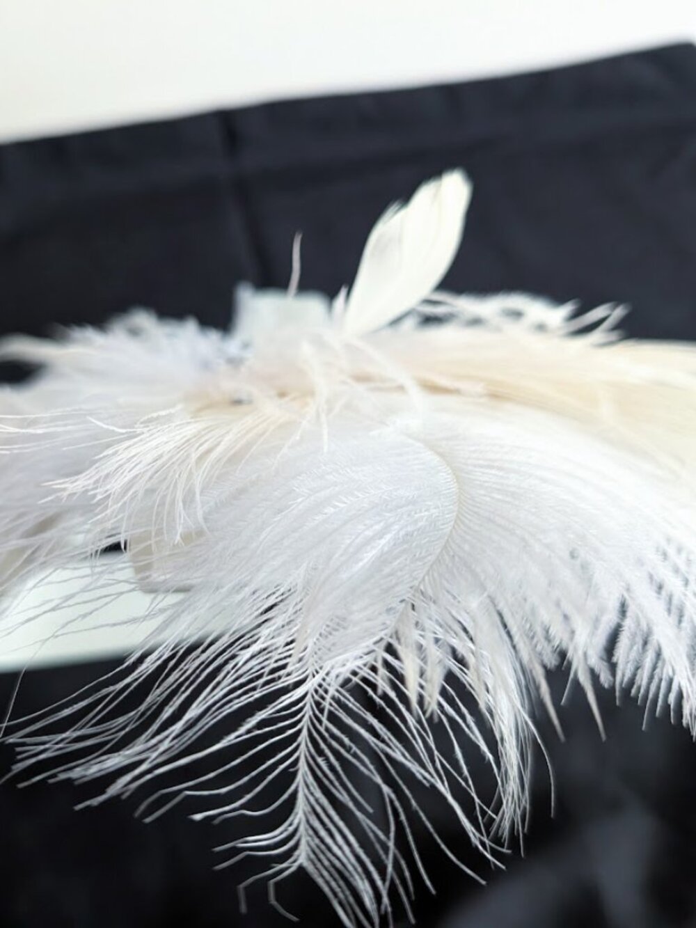 Vintage Style Bridal Feather Bouquet 1920s Ostrich Feather Fan - Picture 12 of 12